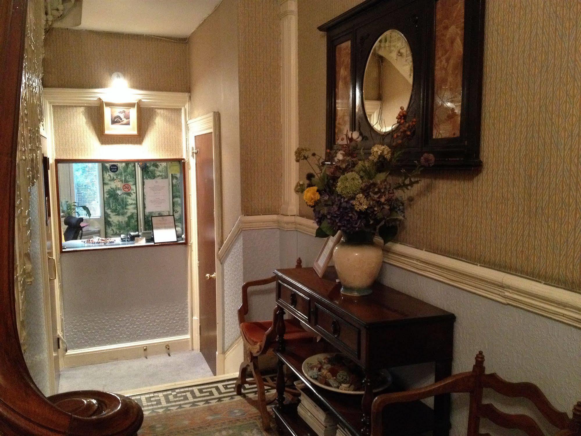 Merlyn Court Hotel London Exterior foto